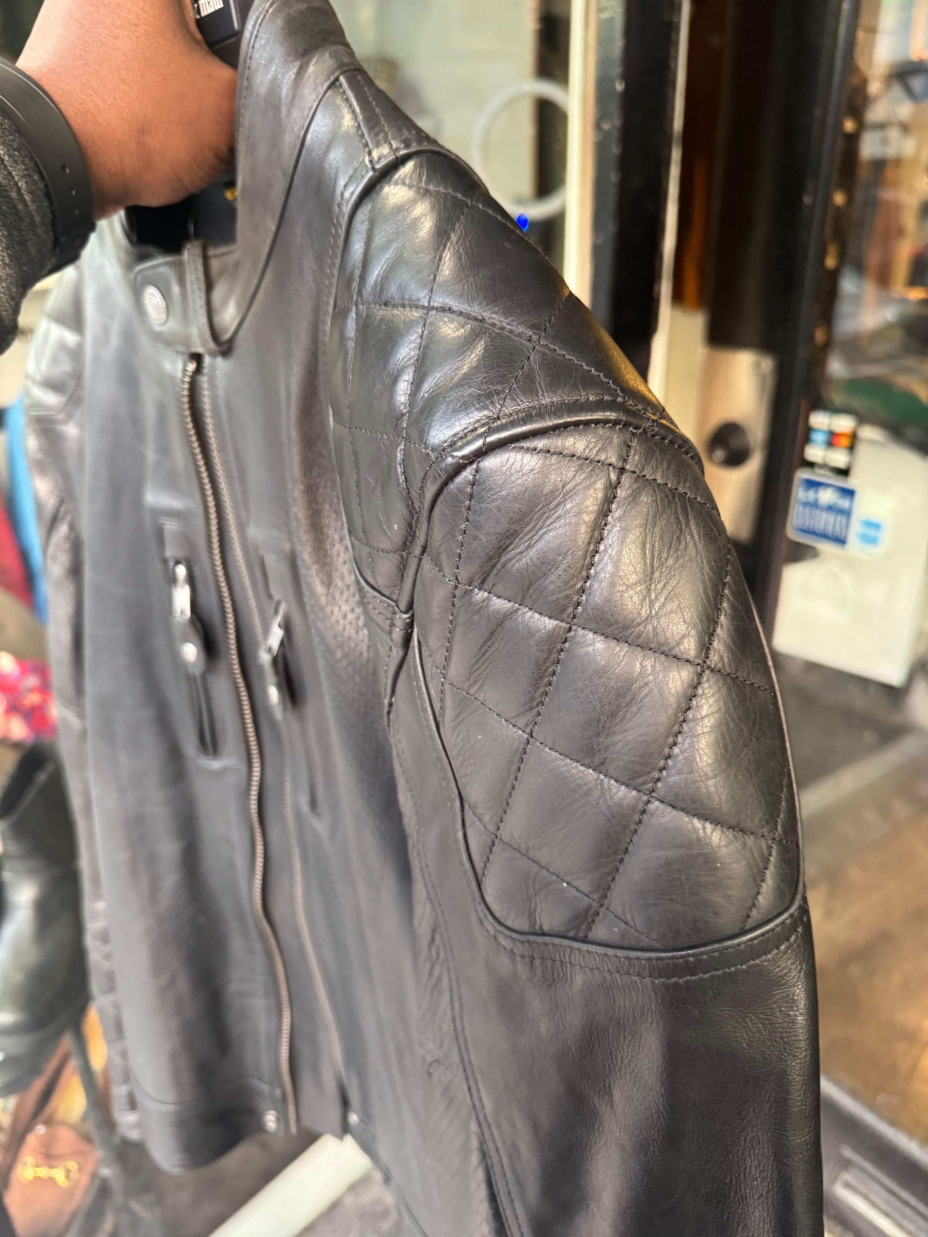 VINTAGE MERLIN MENS BIKER SIZE SMALL LEATHER JACKET