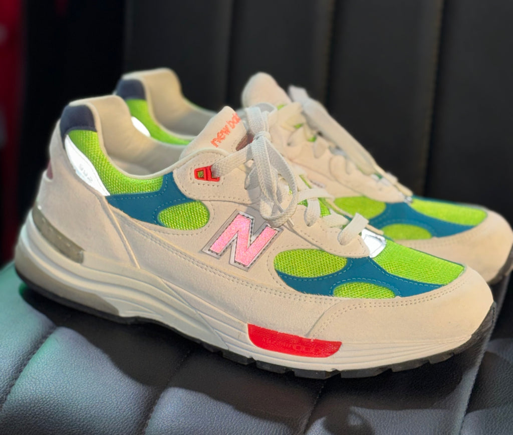 VNDS NEW BALANCE 992 WHITE NEON CYAN SIZE 10.5