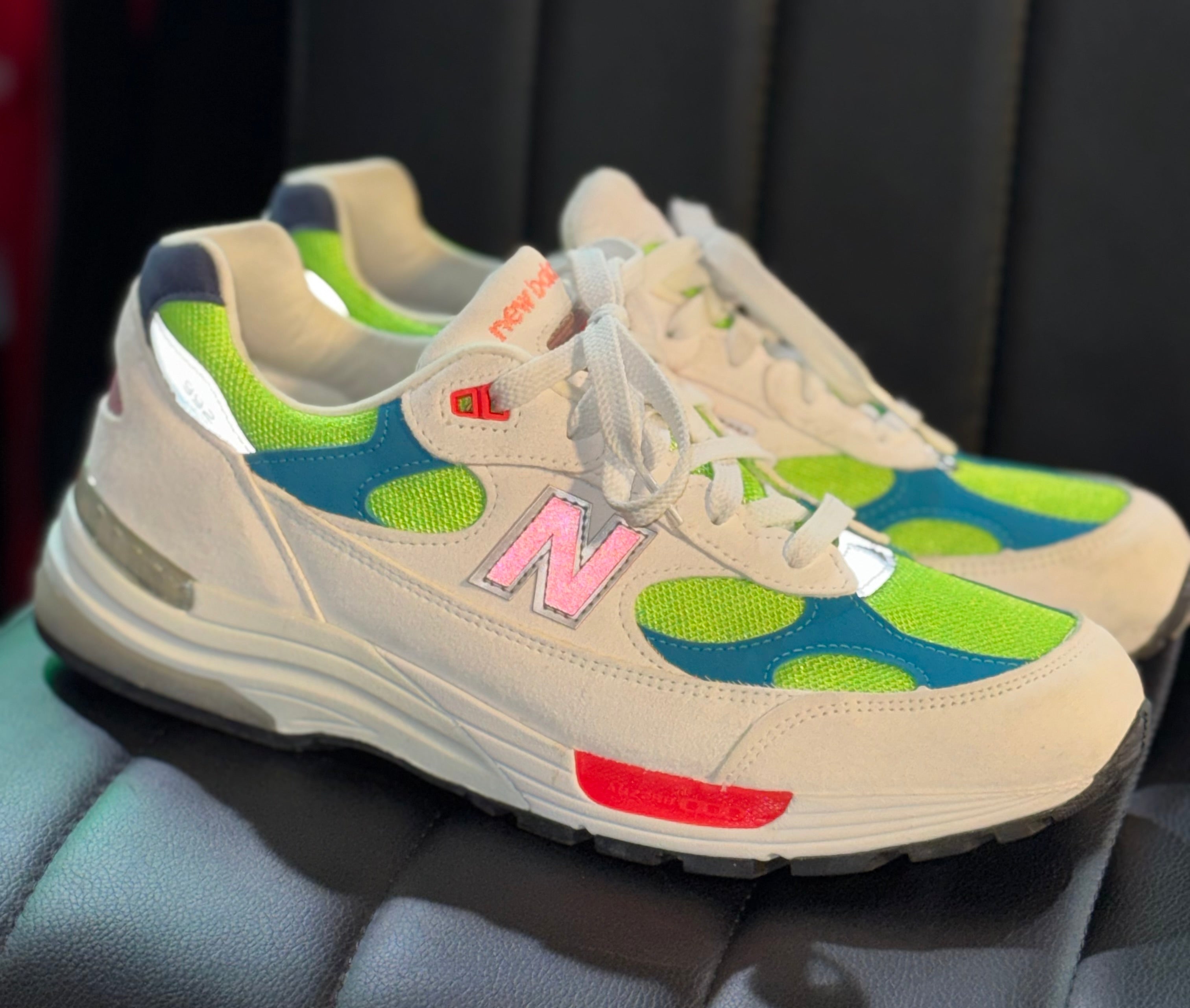VNDS NEW BALANCE 992 WHITE NEON CYAN SIZE 10.5