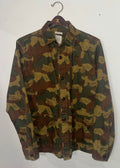GAP CAMO BUTTON DOWN SHIRT SIZE MEDIUM