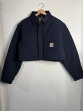 Load image into Gallery viewer, CARHARTT CROPPED MENS MEDIUM
