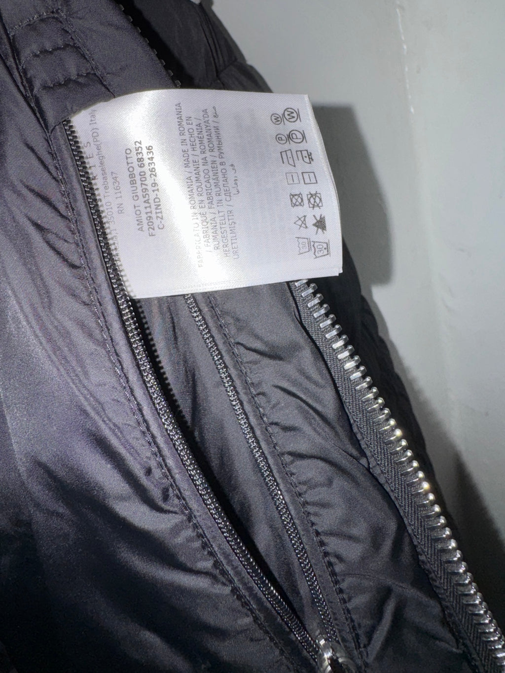 Moncler Amiot Giubbotto model and manufacturing label