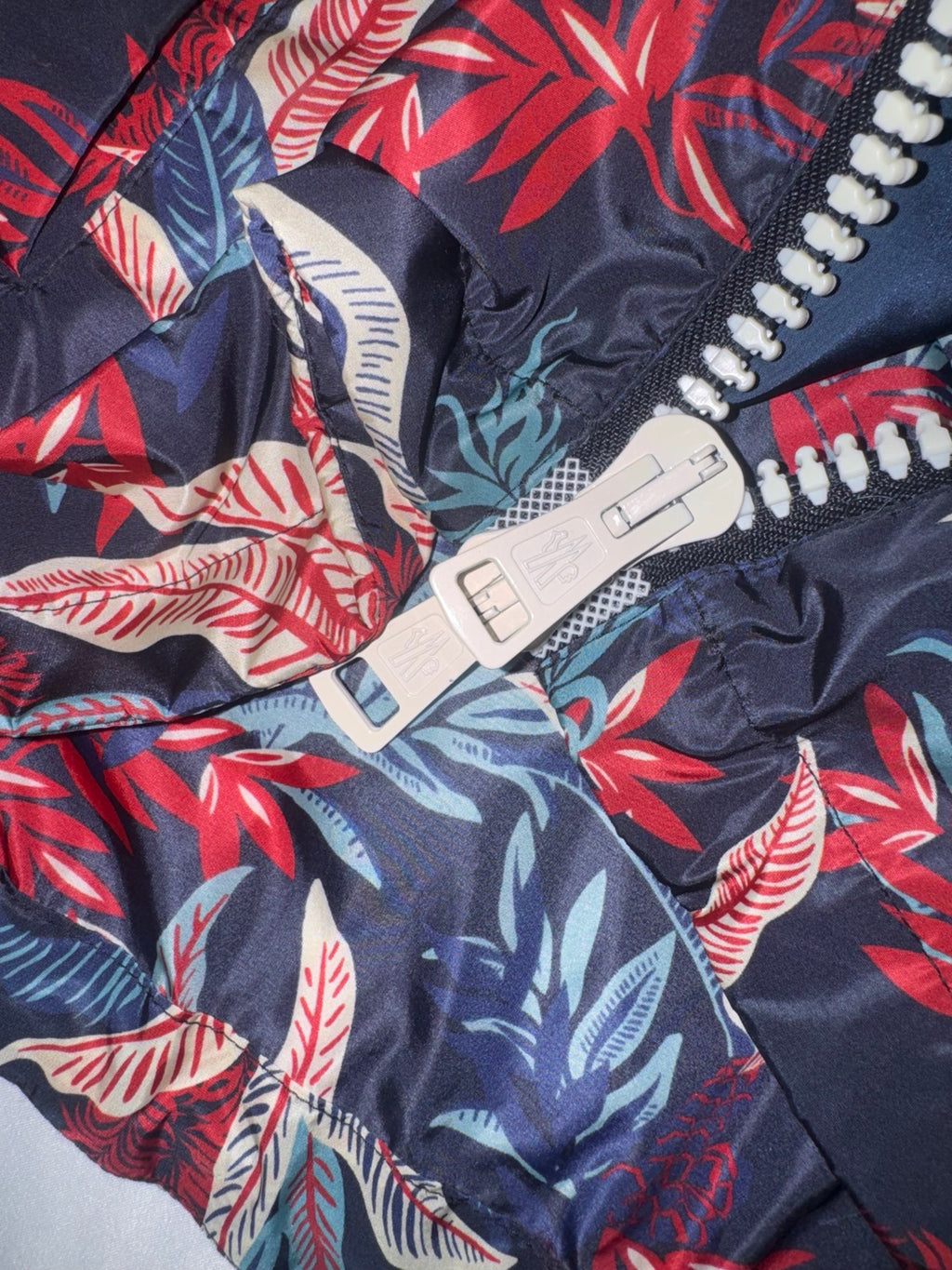 Moncler Maribeu hooded tropical print jacket size 3 photo 7903