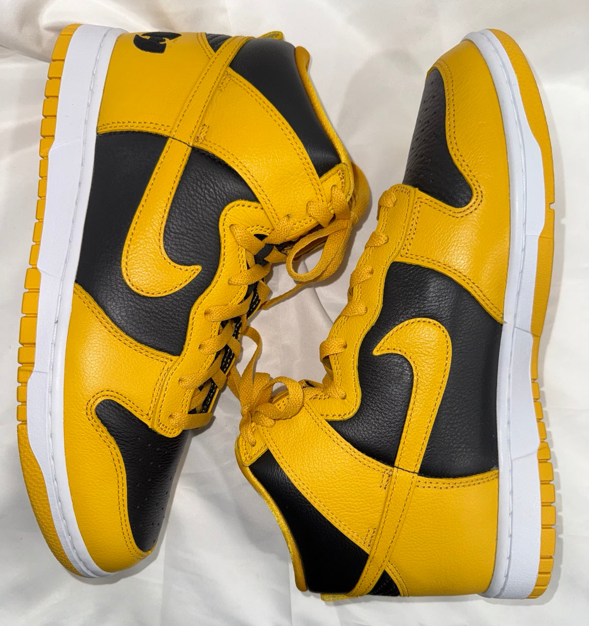 Nike Wu-Tang Dunk High side view