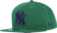 Load image into Gallery viewer, New Era 59Fifty New York Yankees Loud Pack Fitted Hat
